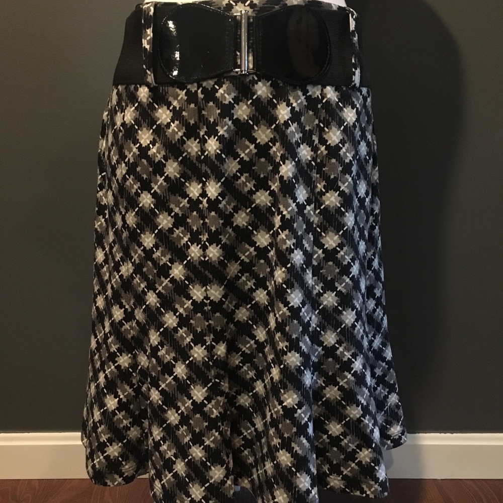 Speak 2 Me Black/Grey/White Plaid Skirt w/ Belt